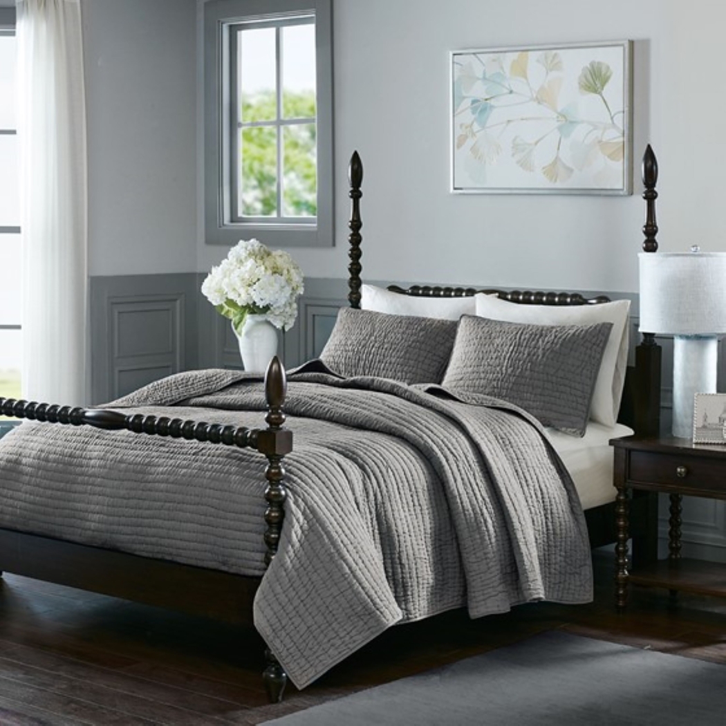 Dariox Gray 3 pc Full/ Queen Quilt Set - Thumbnail - Image 3