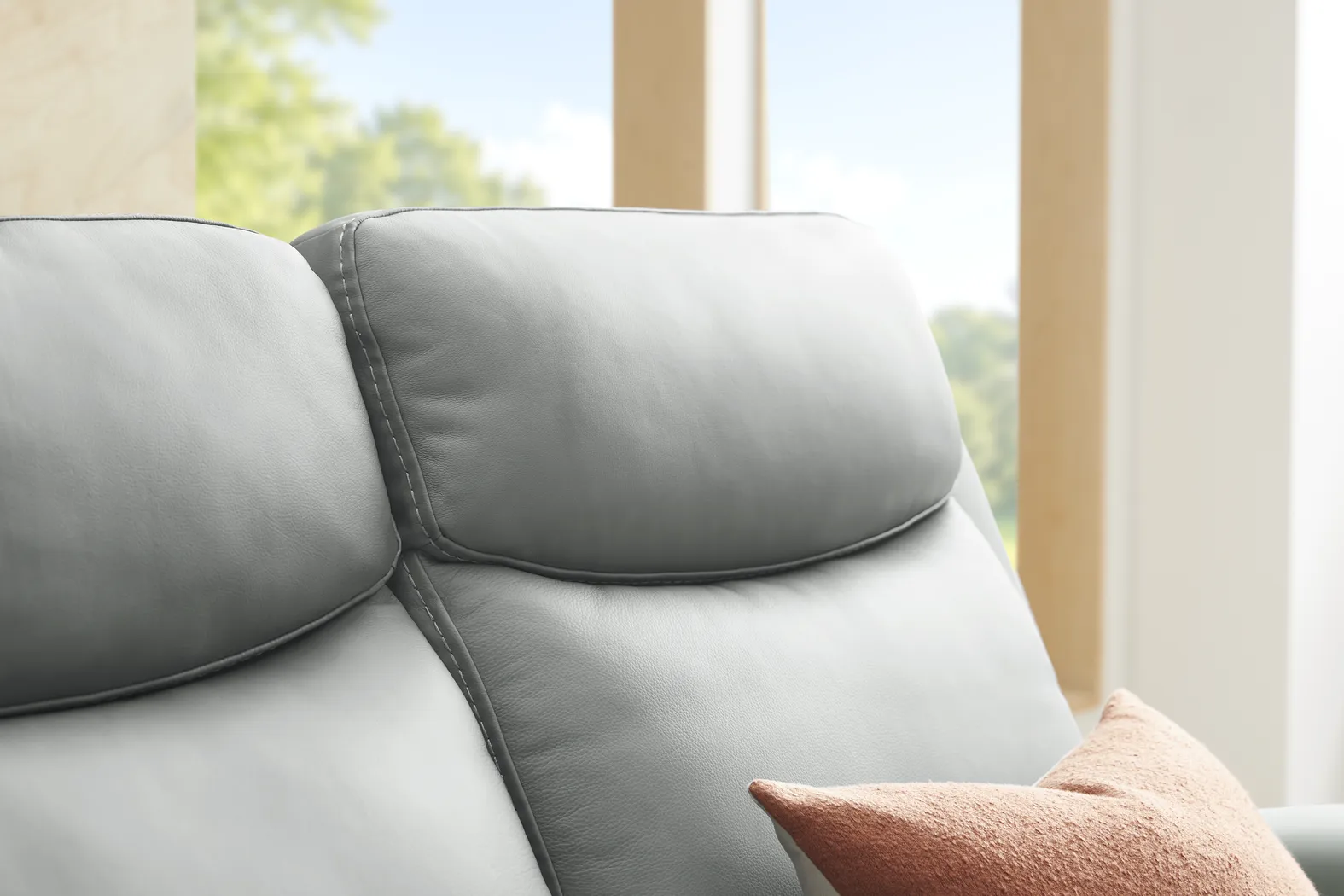 Davidson Arctic Leather Dual Power Reclining Sofa - Thumbnail - Image 4