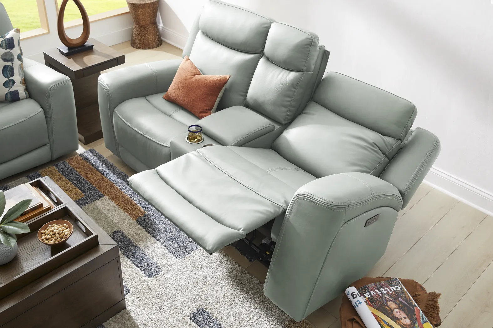 Davidson Artic Leather Dual Power Reclining Console Loveseat - Thumbnail - Image 3