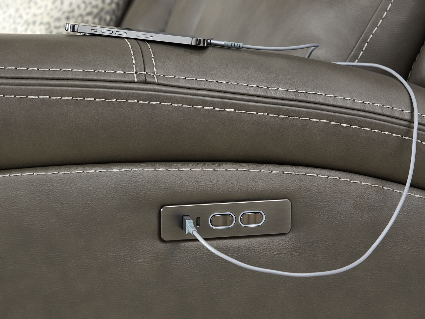 Davidson Dark Gray Leather Dual Power Reclining Console Loveseat - Thumbnail - Image 4