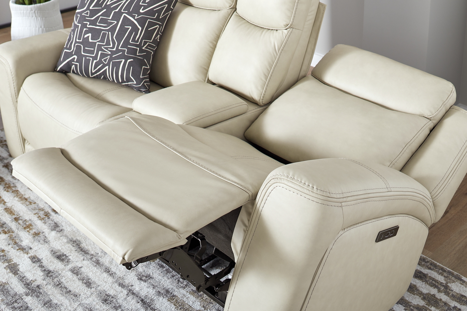 Davidson Platinum Leather 6 Pc Dual Power Reclining Living Room - Thumbnail - Image 18