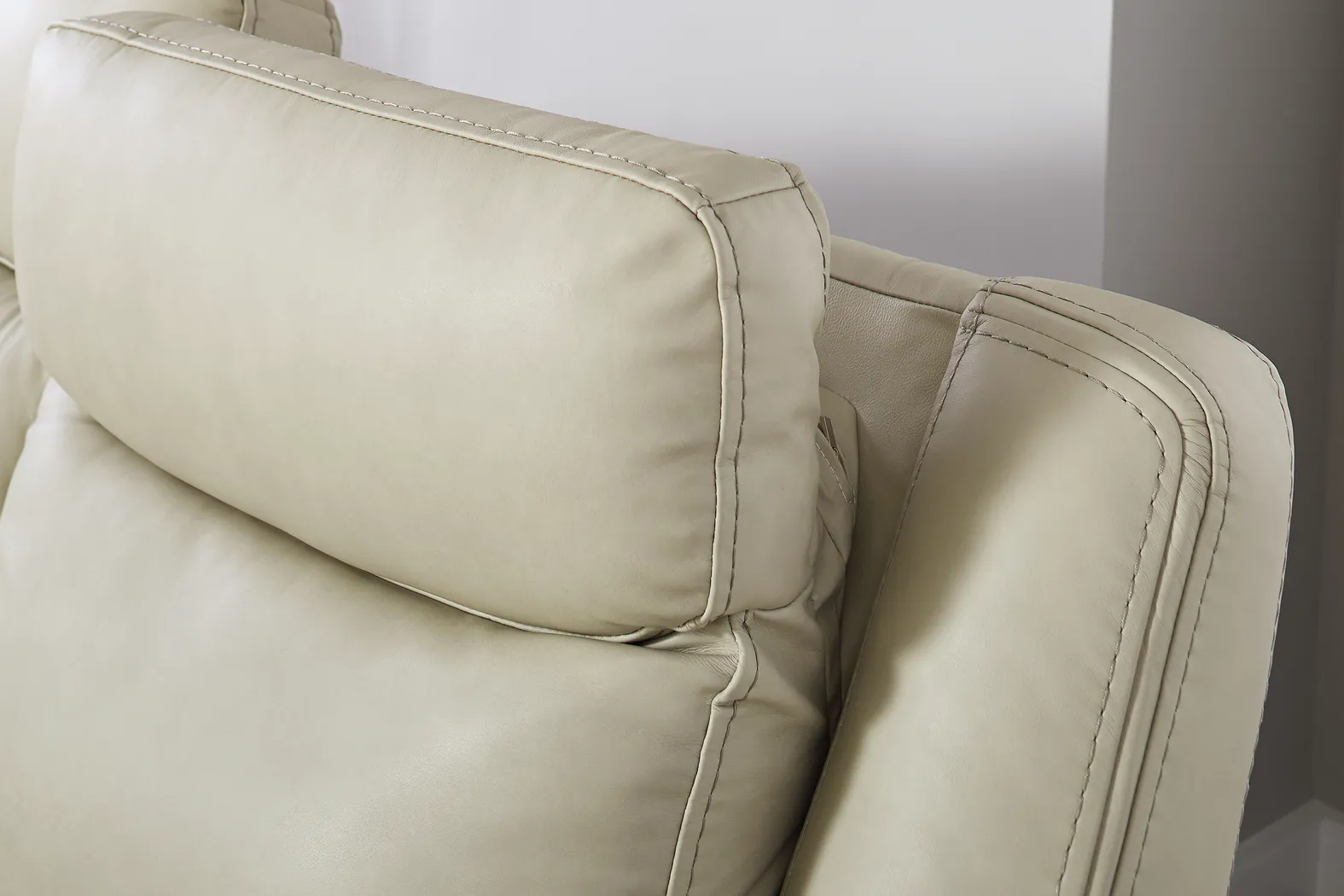 Davidson Platinum Leather 6 Pc Dual Power Reclining Living Room - Image 12
