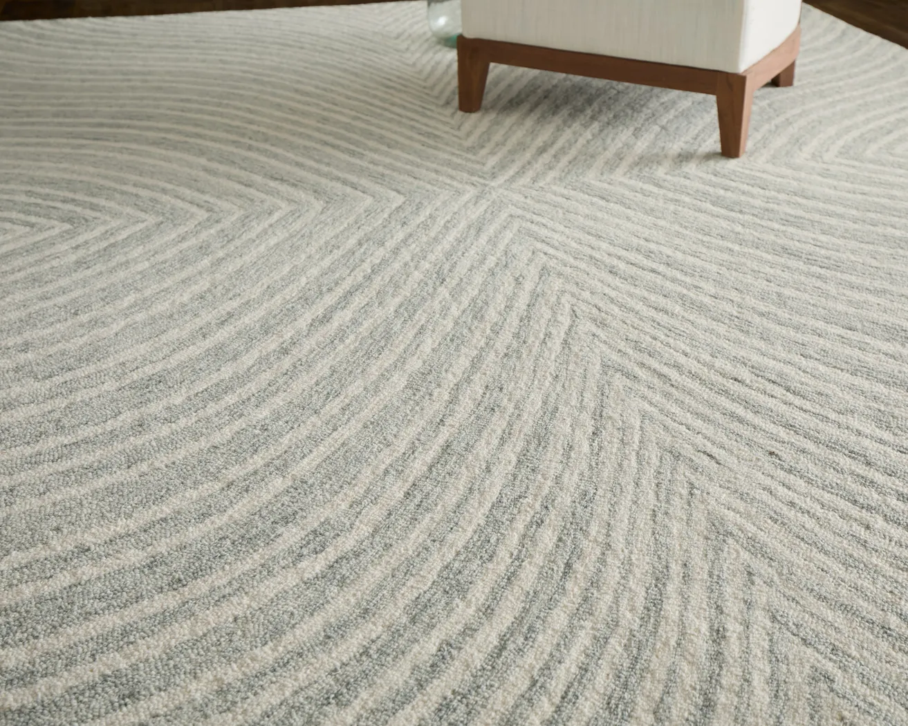 Davith Gray 5' x 8' Rug - Thumbnail - Image 7