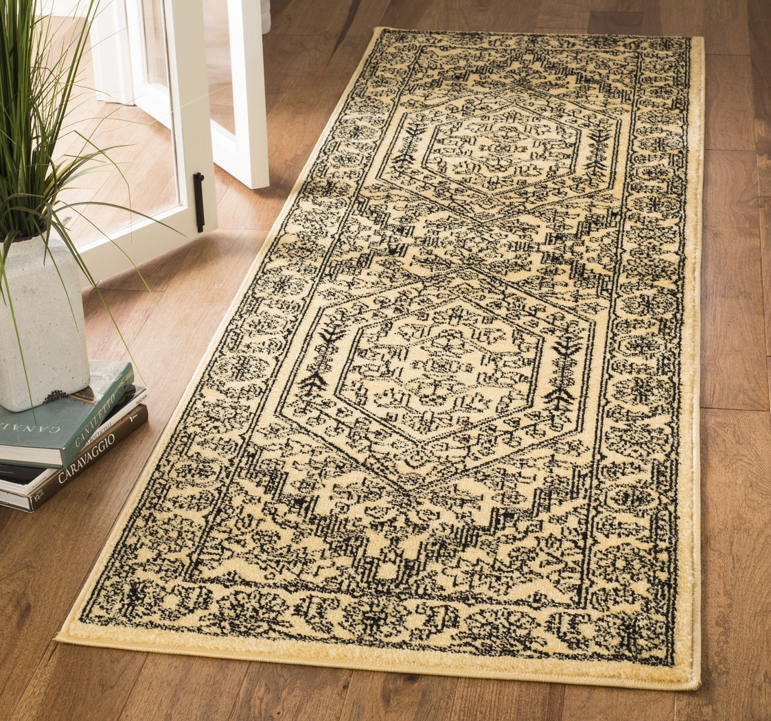 Daylee Gold 2'6 x 8' Runner Rug - Thumbnail - Image 4