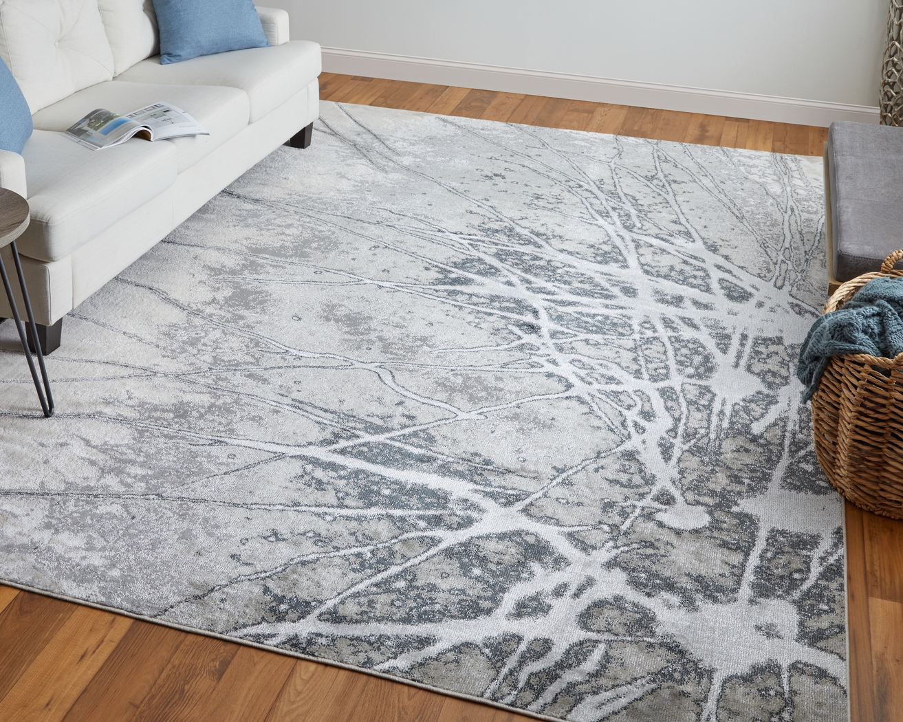 Daymere Silver 8' x 10' Rug - Thumbnail - Image 8