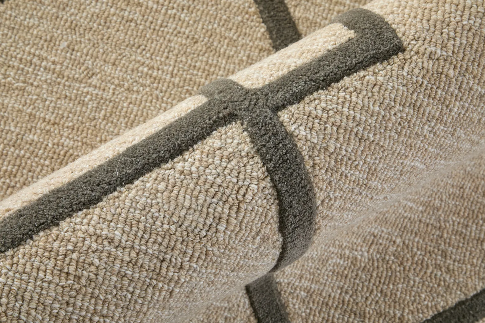 Deabora Ivory 8' x 10' Rug - Image 7