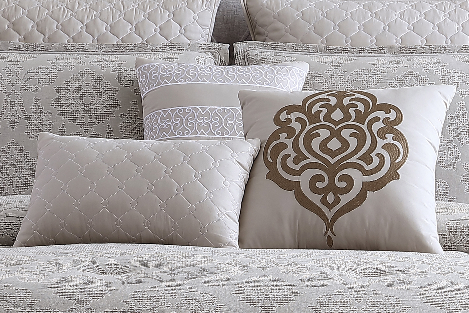 Defremeny Beige 9 Pc Queen Comforter Set - Thumbnail - Image 5