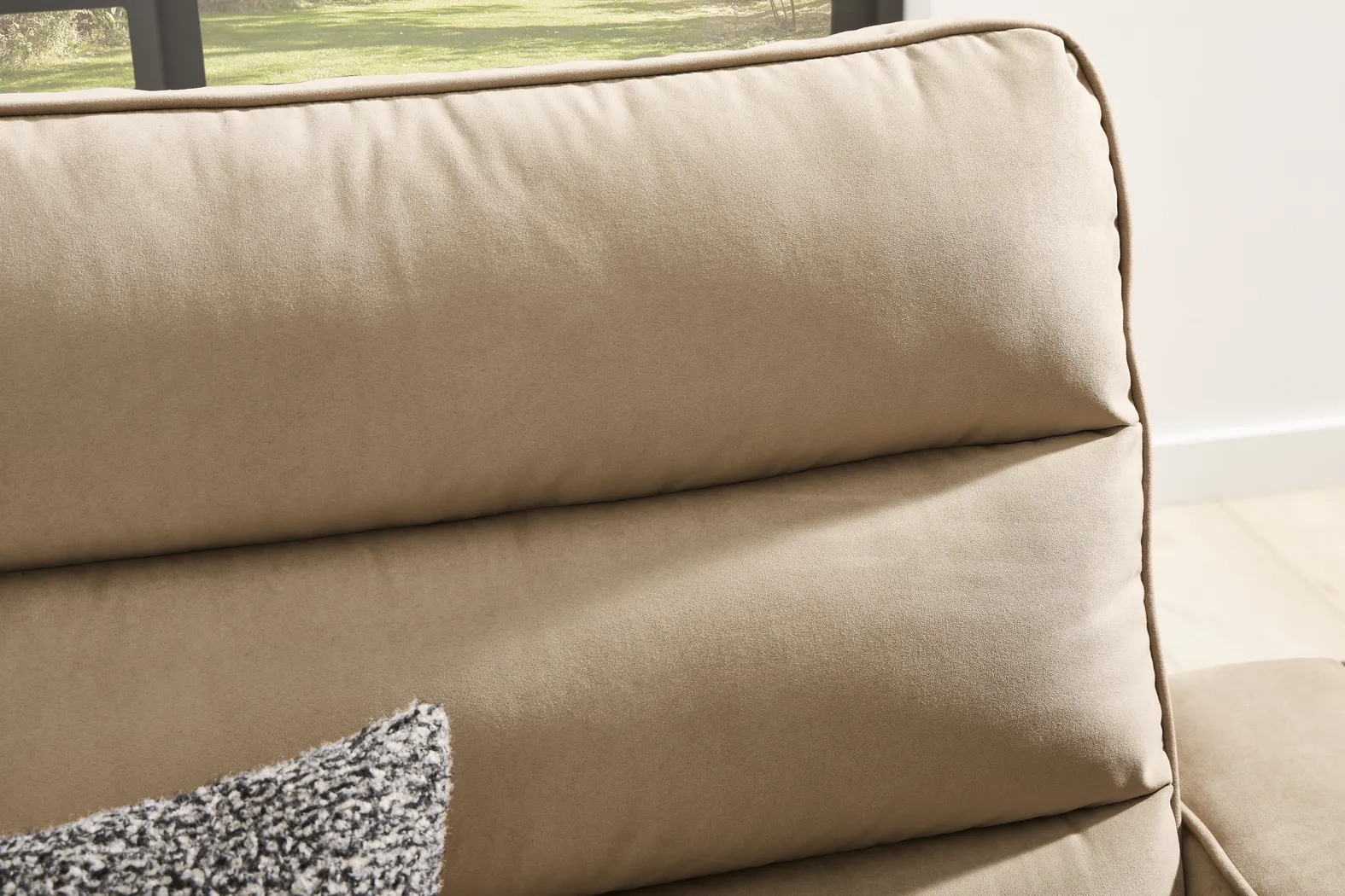 Del Mar Sand Dual Power Reclining Console Loveseat - Thumbnail - Image 4