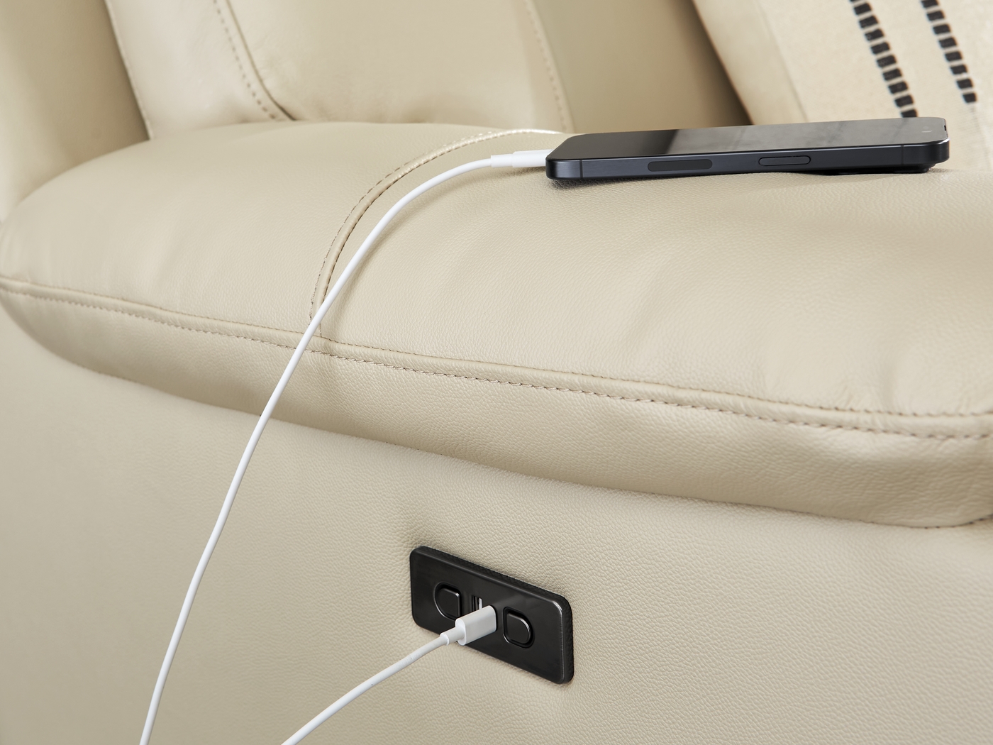 Delaney Point Beige Leather 8 Pc Power Reclining Sectional Living Room - Thumbnail - Image 6