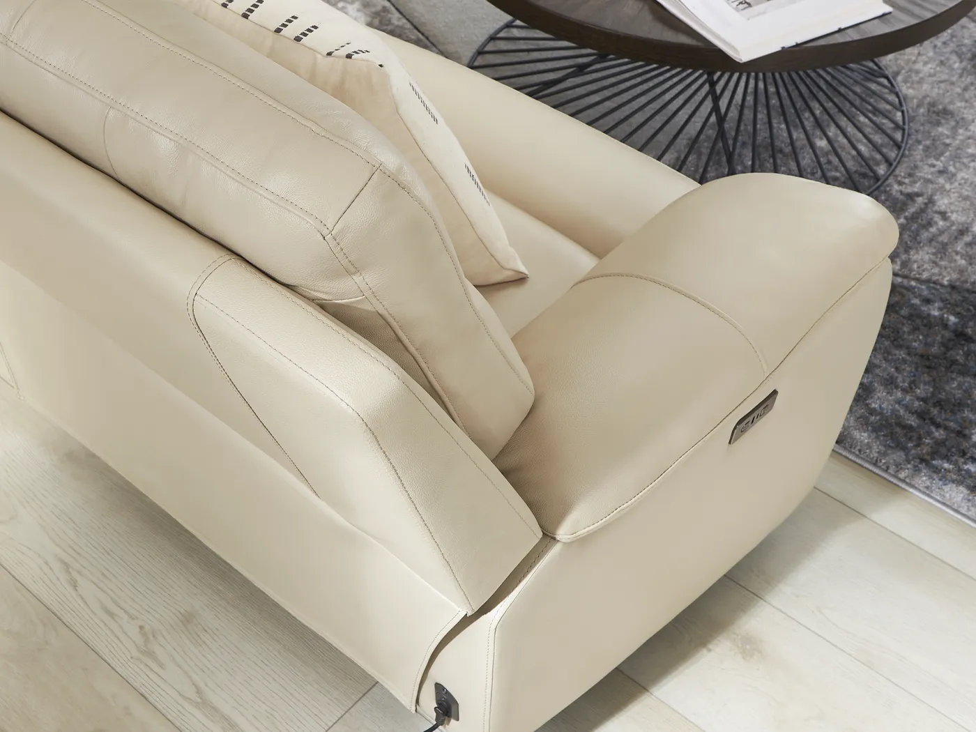 Delaney Point Beige Leather 6 Pc Power Reclining Sectional - Image 7