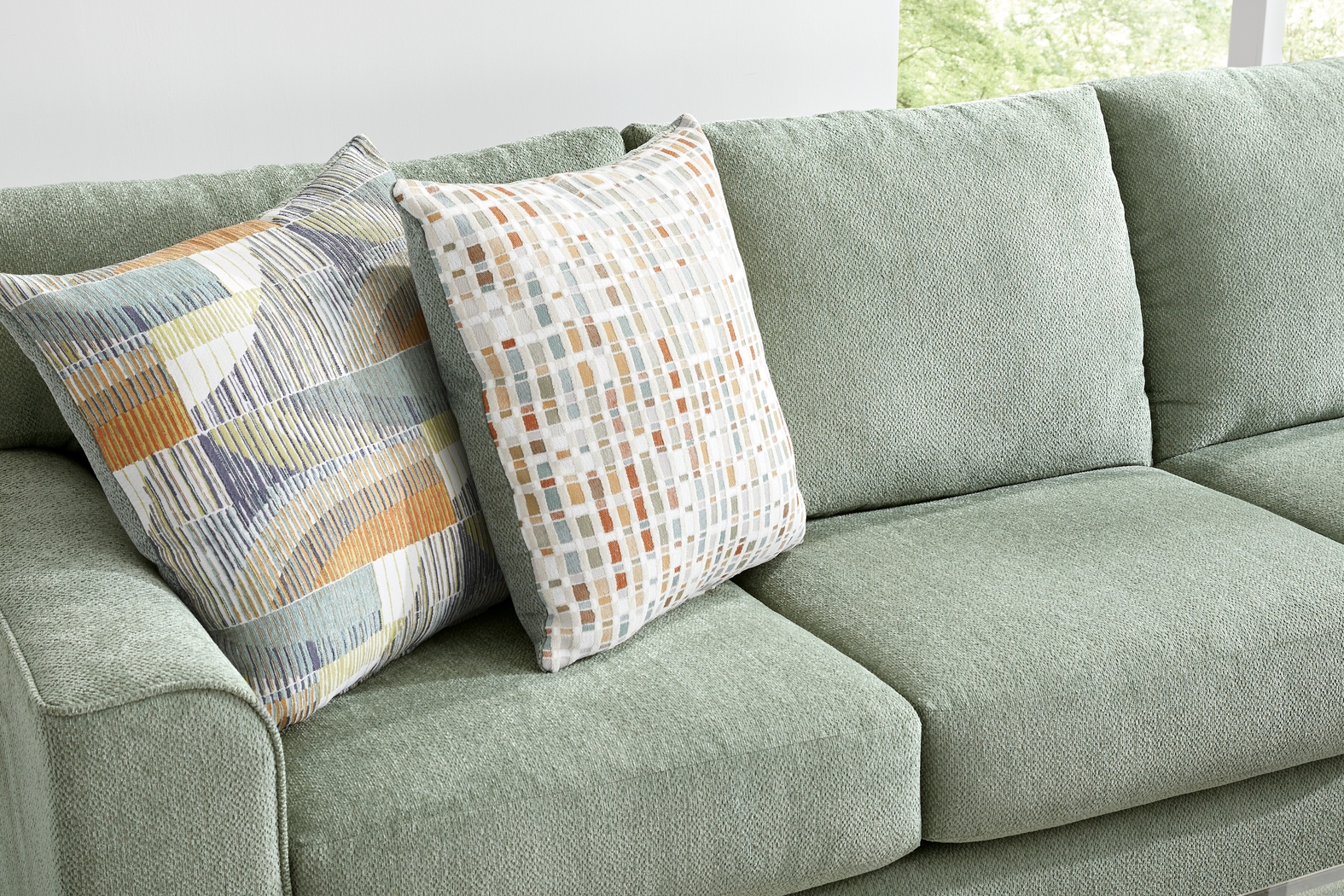 Delcrest Green 7 Pc Living Room with Gel Foam Sleeper Sofa - Thumbnail - Image 4