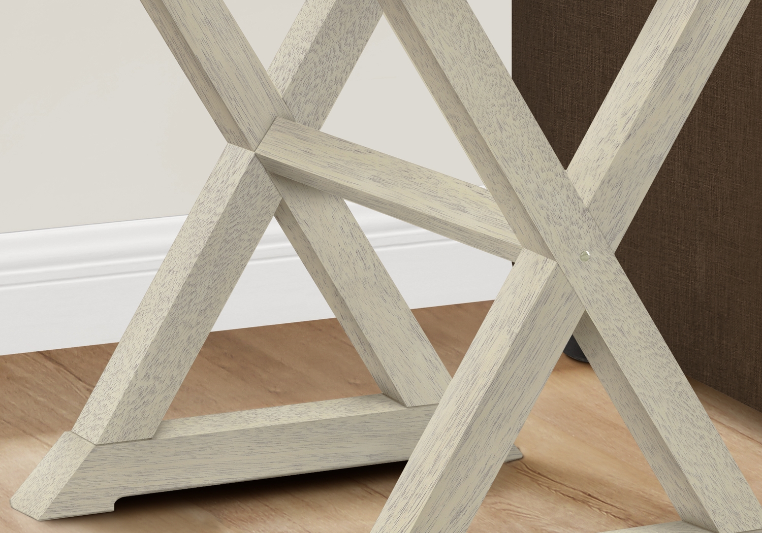 Delmina White End Table - Thumbnail - Image 4