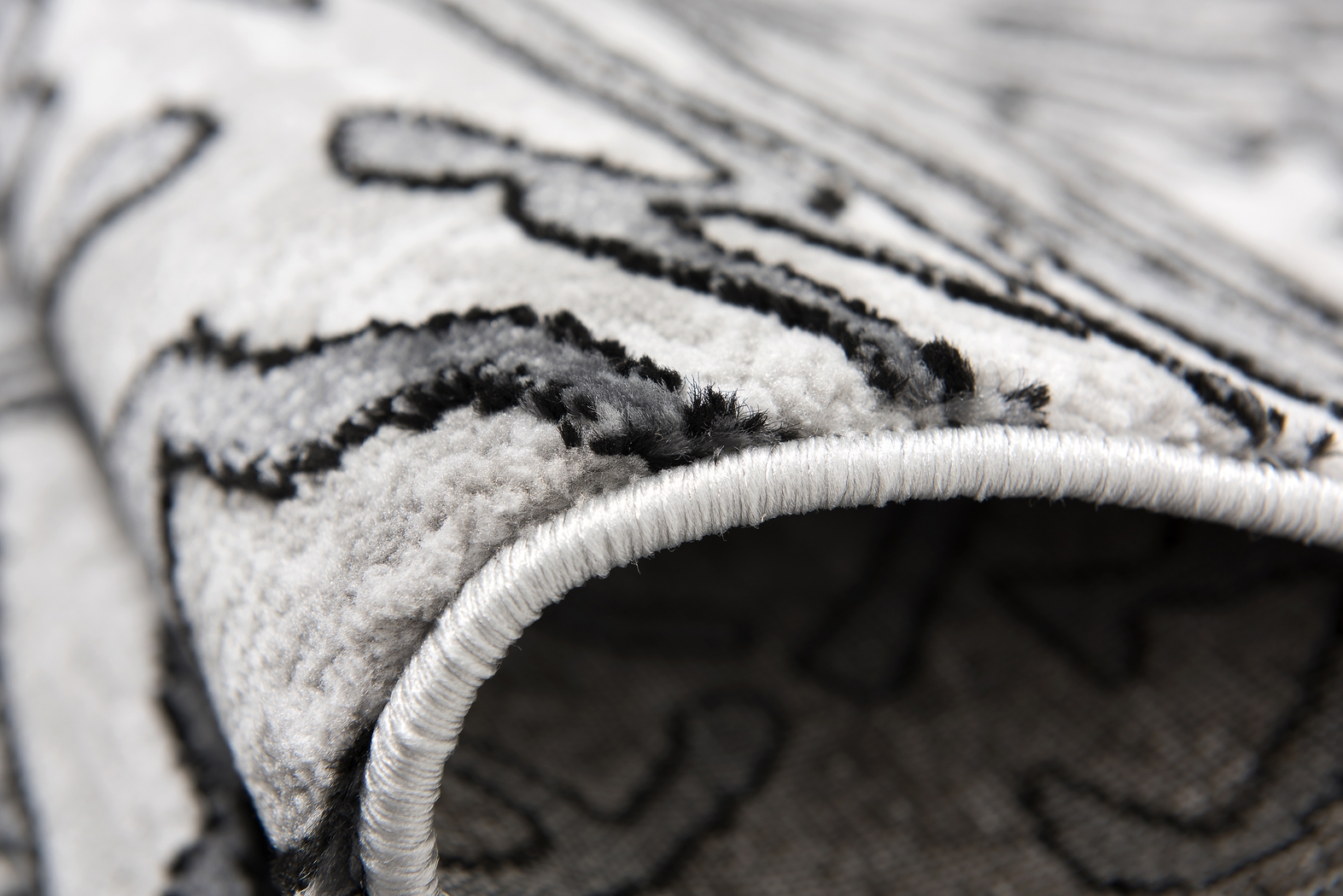 Deloise Gray 5' x 8' Rug - Thumbnail - Image 3