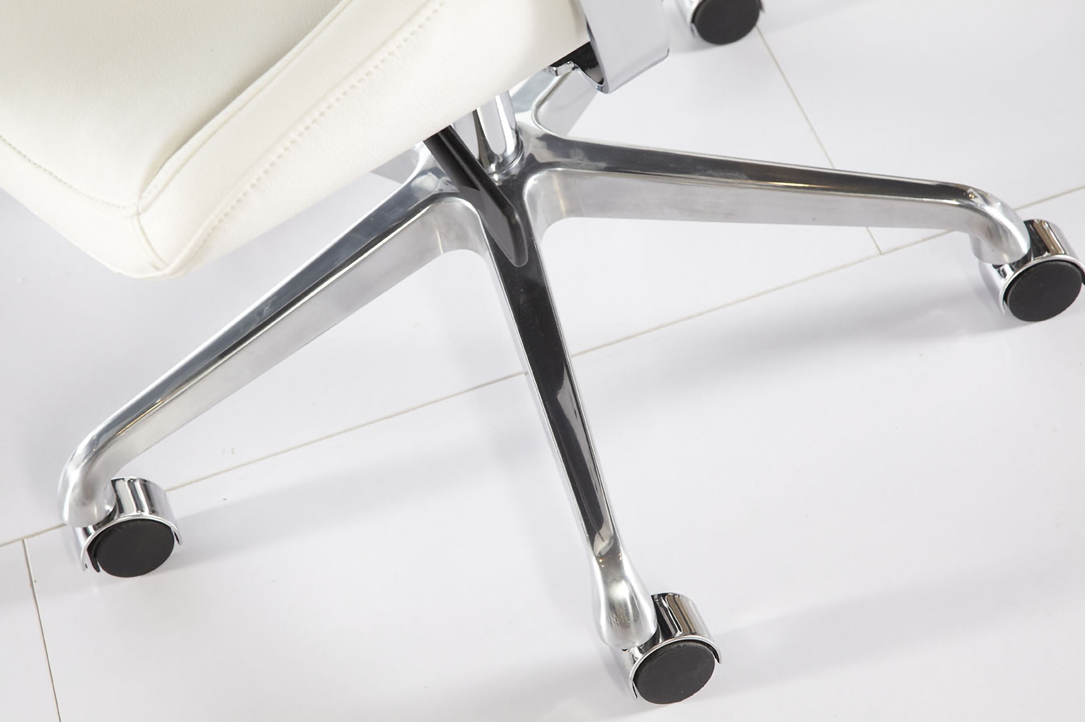 Demores White Low Office Chair - Thumbnail - Image 5