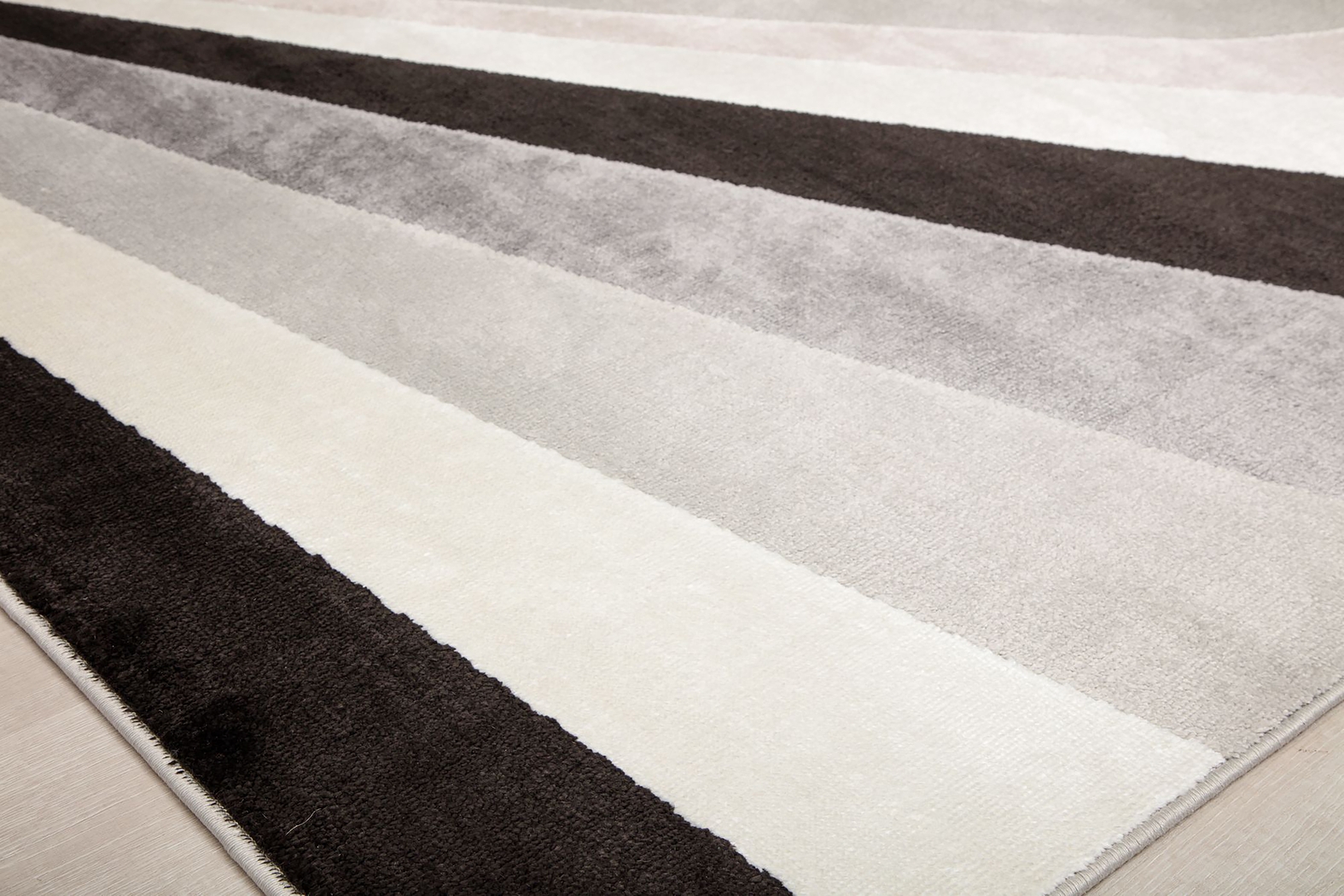 Desior Gray 8' x 10' Rug - Thumbnail - Image 6