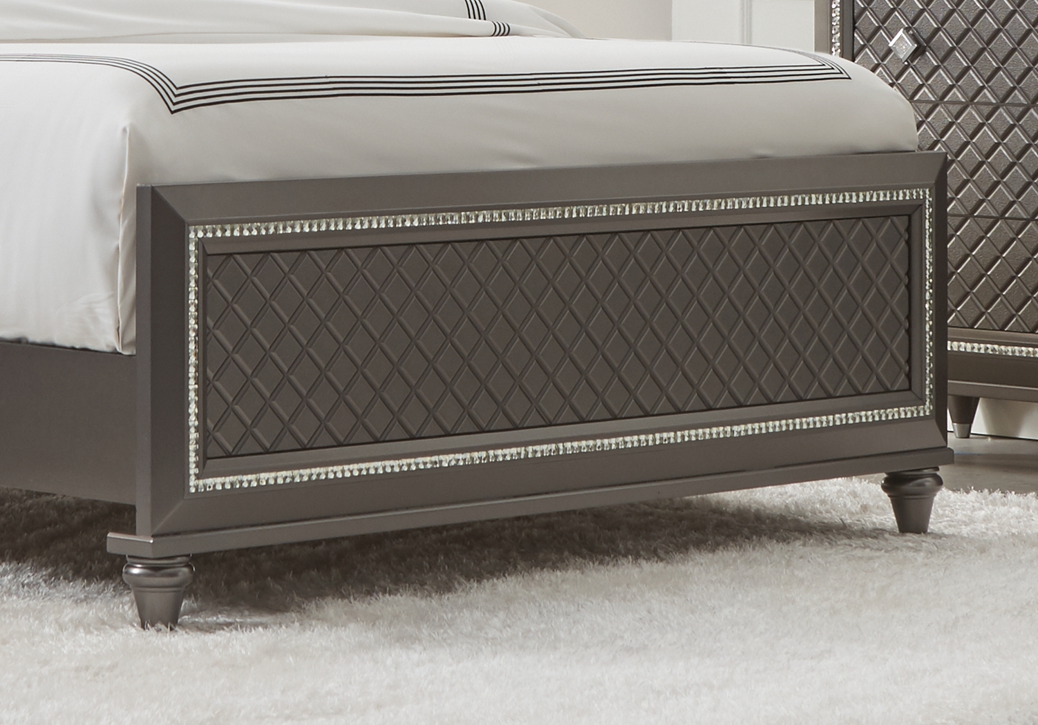 Diamond Falls Gray 3 Pc King Panel Bed - Thumbnail - Image 4