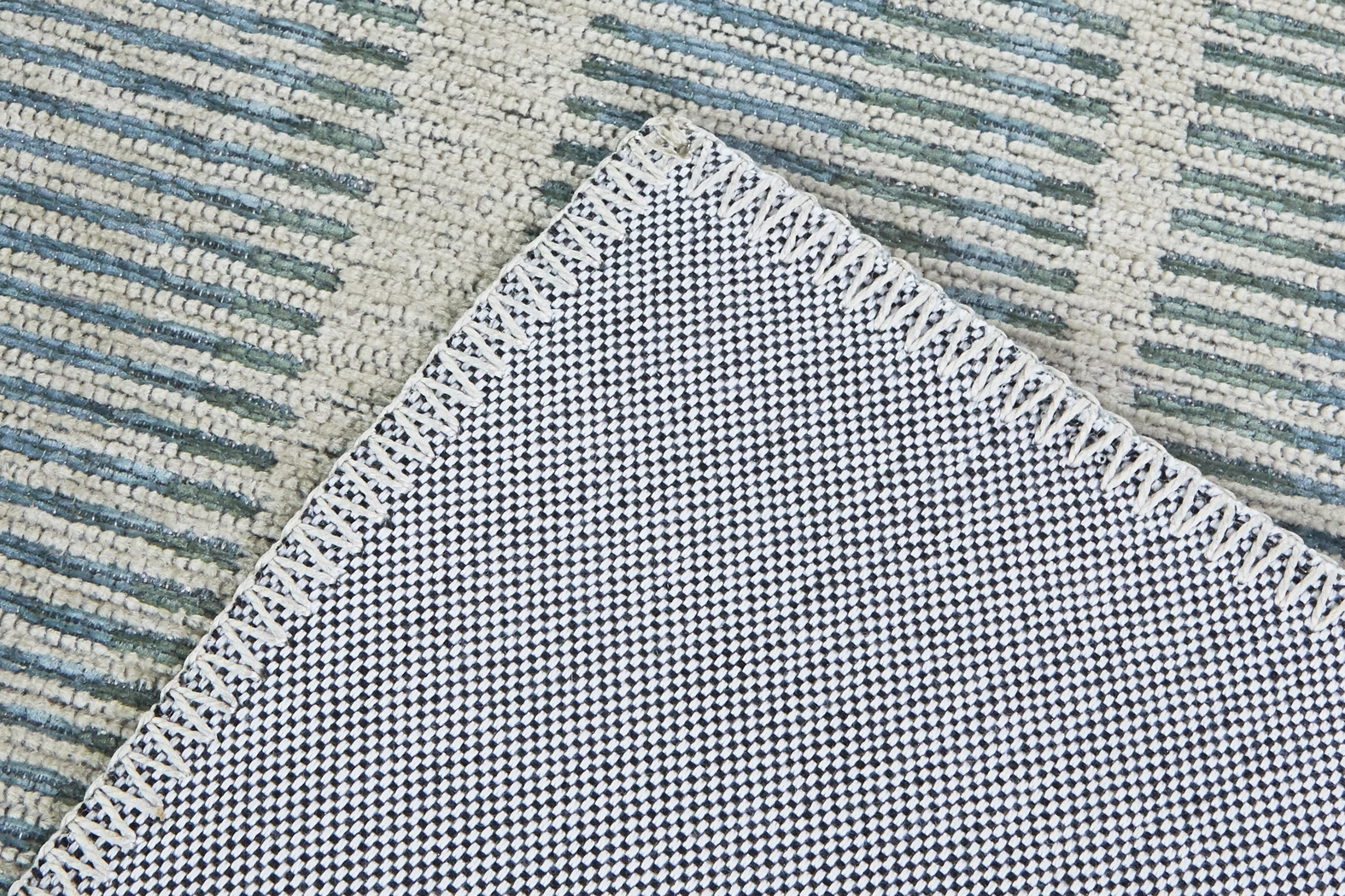 Diamora Olive 5'3 x 7' Indoor/Outdoor Rug - Thumbnail - Image 4
