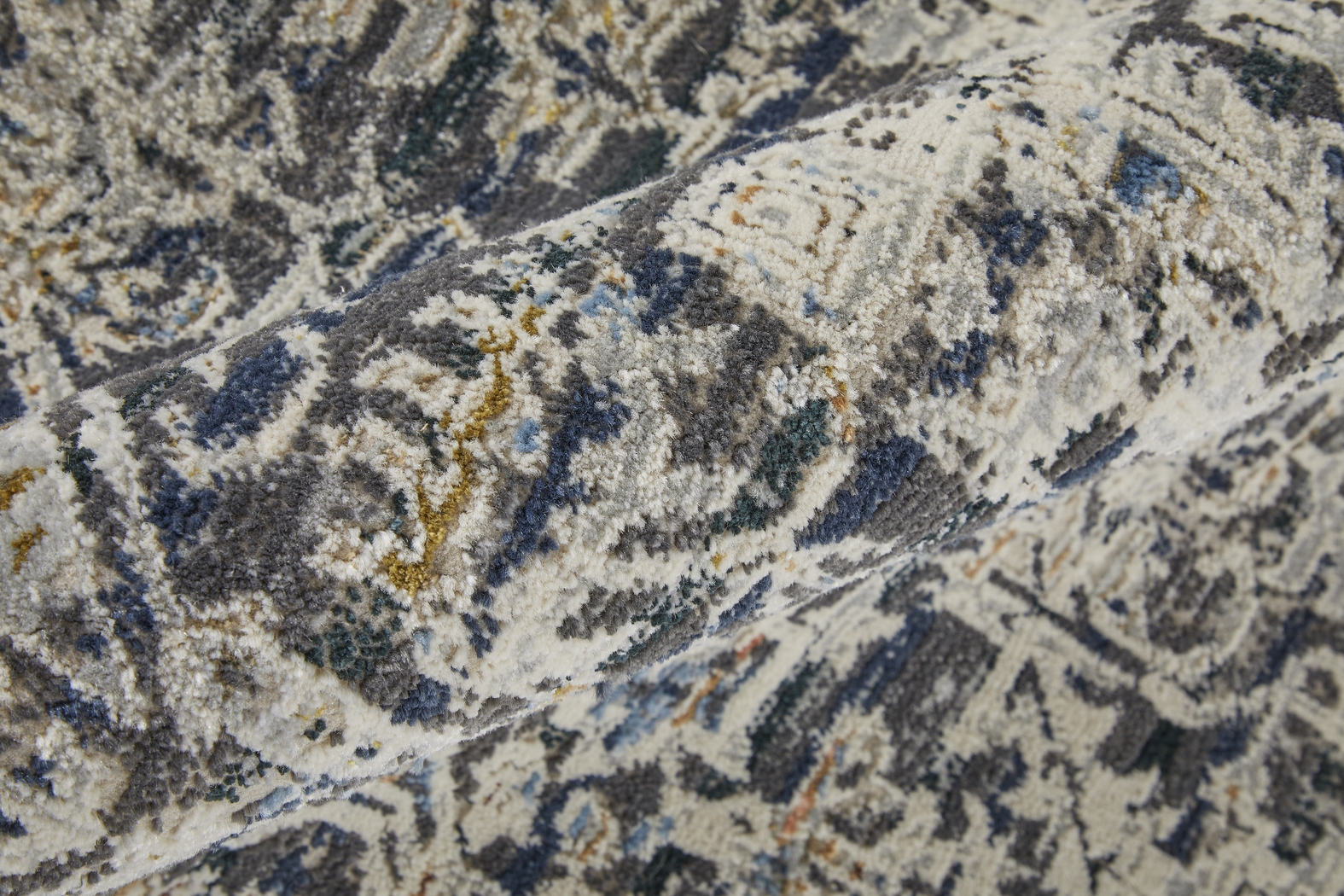 Dioriye Gray 2'6 x 10' Runner Rug - Thumbnail - Image 2