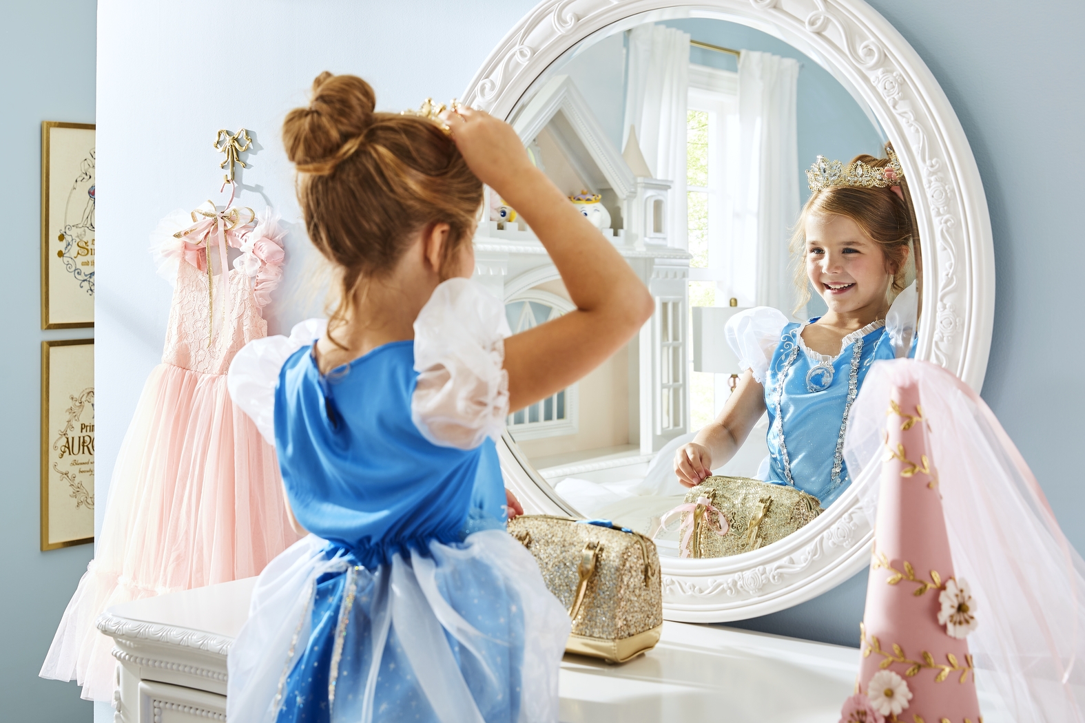 Disney Princess Dreamer White 7 Pc Twin Carriage Bedroom - Thumbnail - Image 17