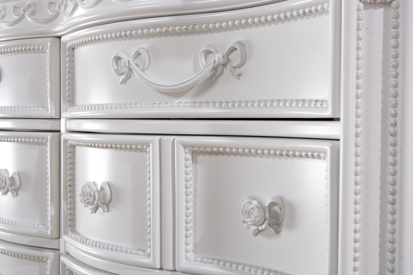 Disney Princess Fairytale White 6 Drawer Dresser - Thumbnail - Image 4
