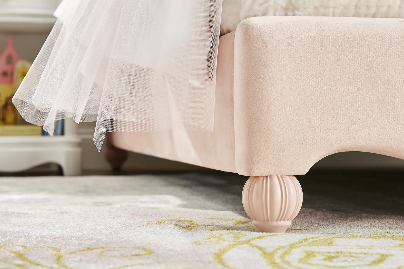 Disney Princess Sparkle White Bedroom with Pink Full Upholstered Bed - Thumbnail - Image 6