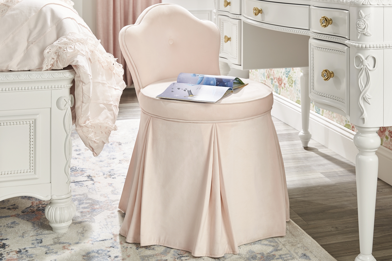 Disney Princess Pink Vanity Chair - Thumbnail - Image 4