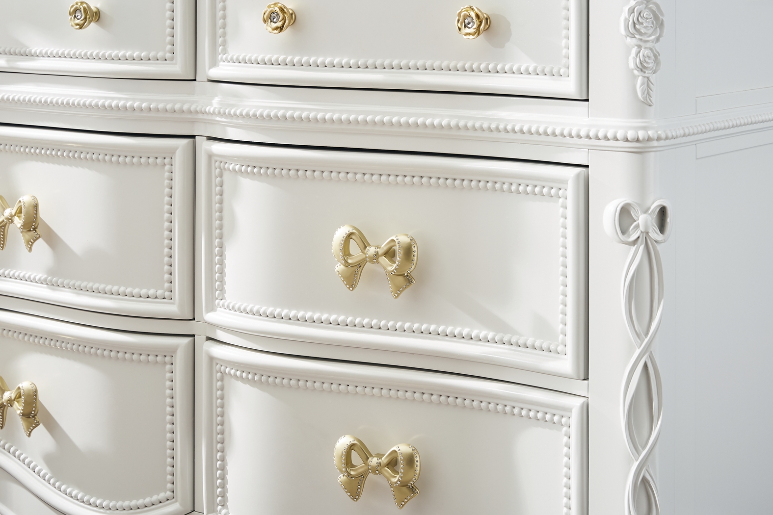 Disney Princess Sparkle White Bedroom with Royal Gold Full Carriage Bed - Thumbnail - Image 12