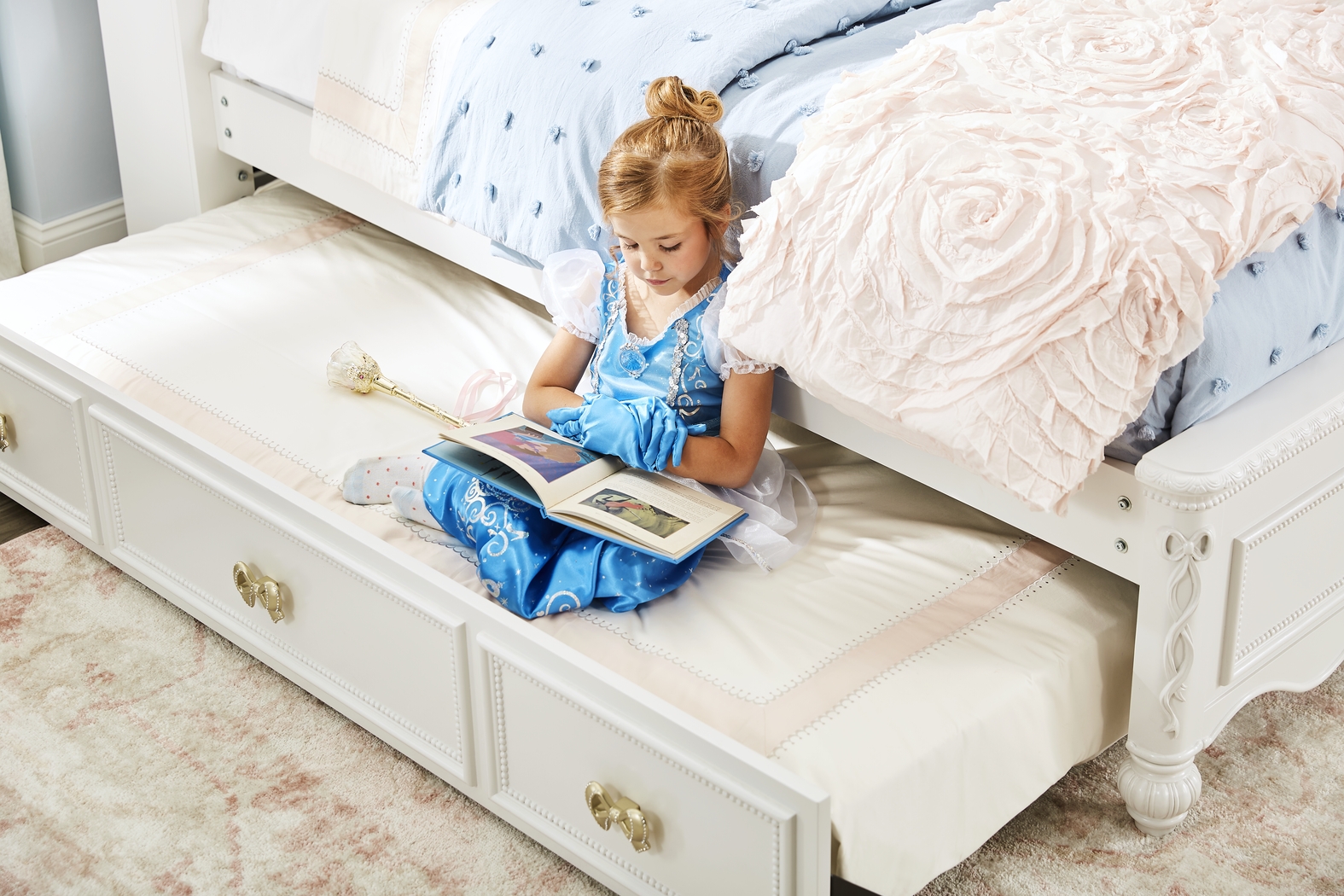 Disney Princess Sparkle White Twin Roll Out Trundle - Thumbnail - Image 4