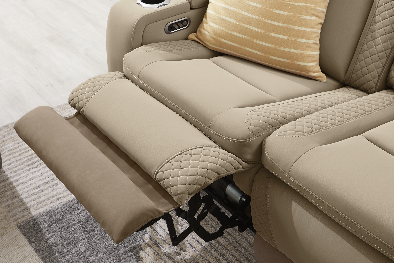 Donovan Park Beige 5 Pc Dual Power Reclining Living Room - Thumbnail - Image 8