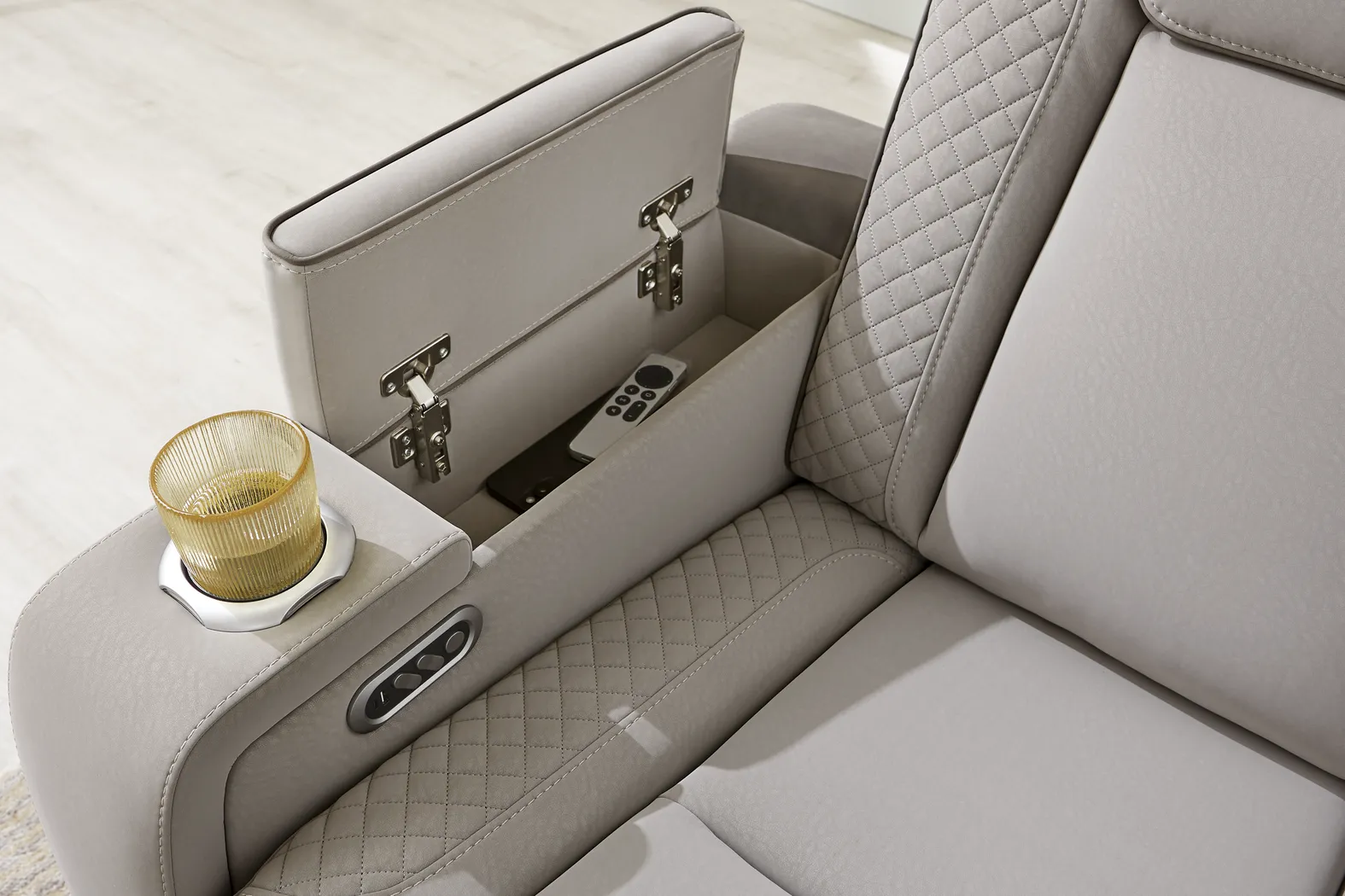  Donovan Park Living Room - Thumbnail - Image 20