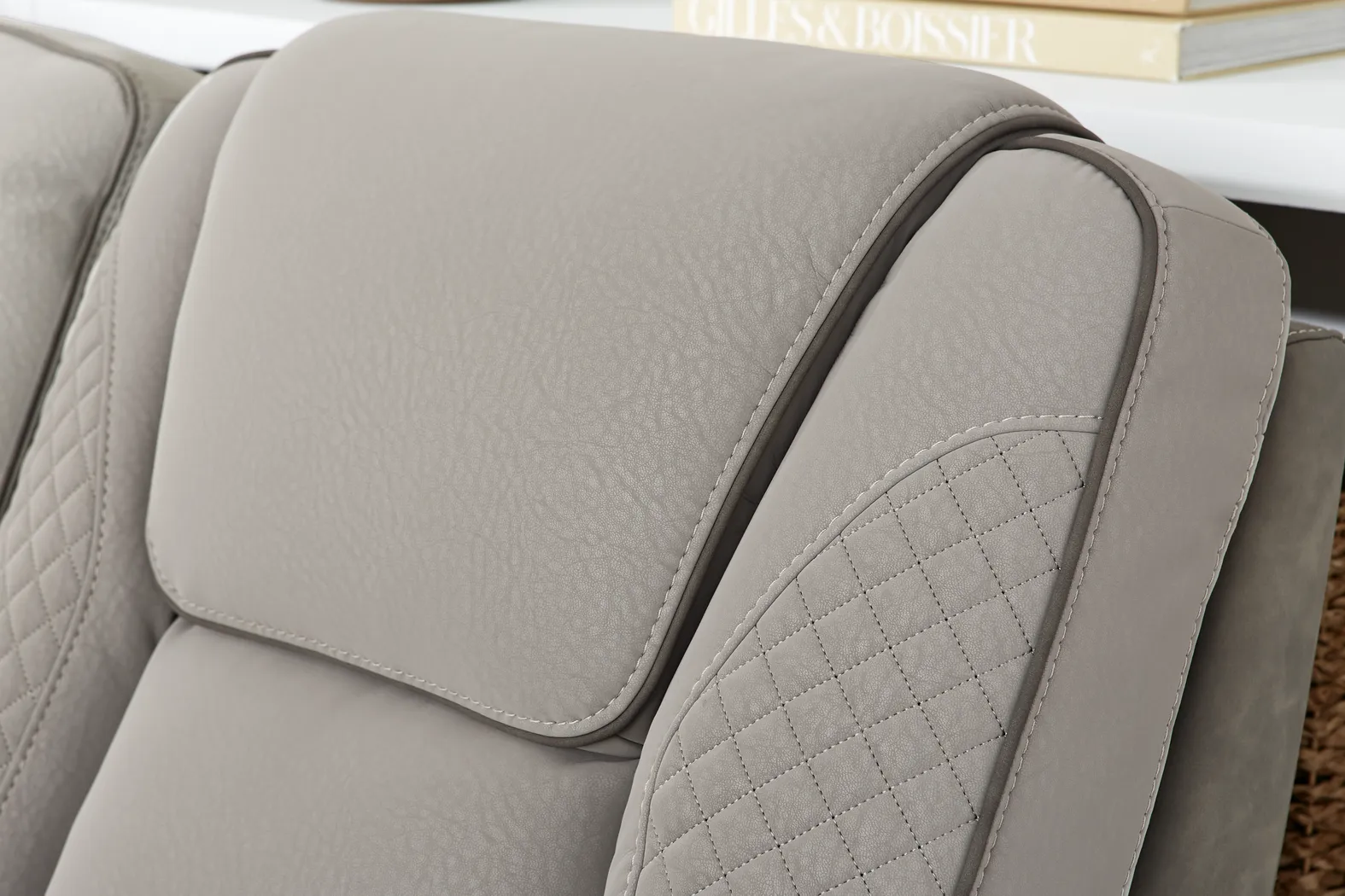  Donovan Park Living Room - Thumbnail - Image 22