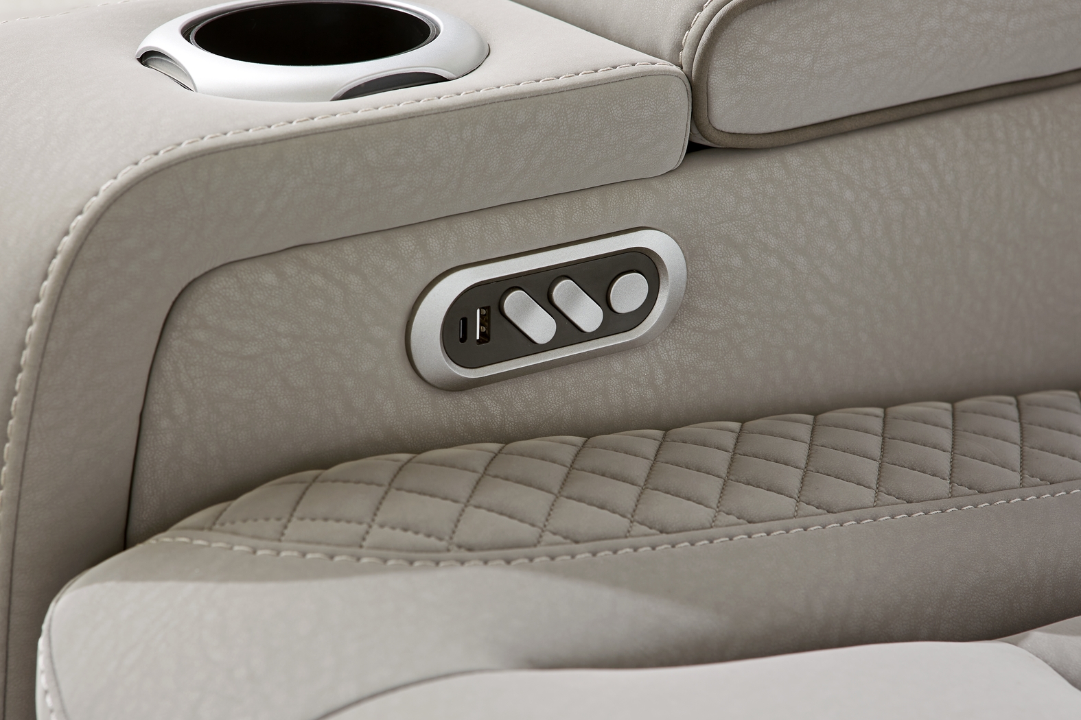 Donovan Park Gray 7 Pc Living Room with Dual Power Reclining Sofa - Thumbnail - Image 11