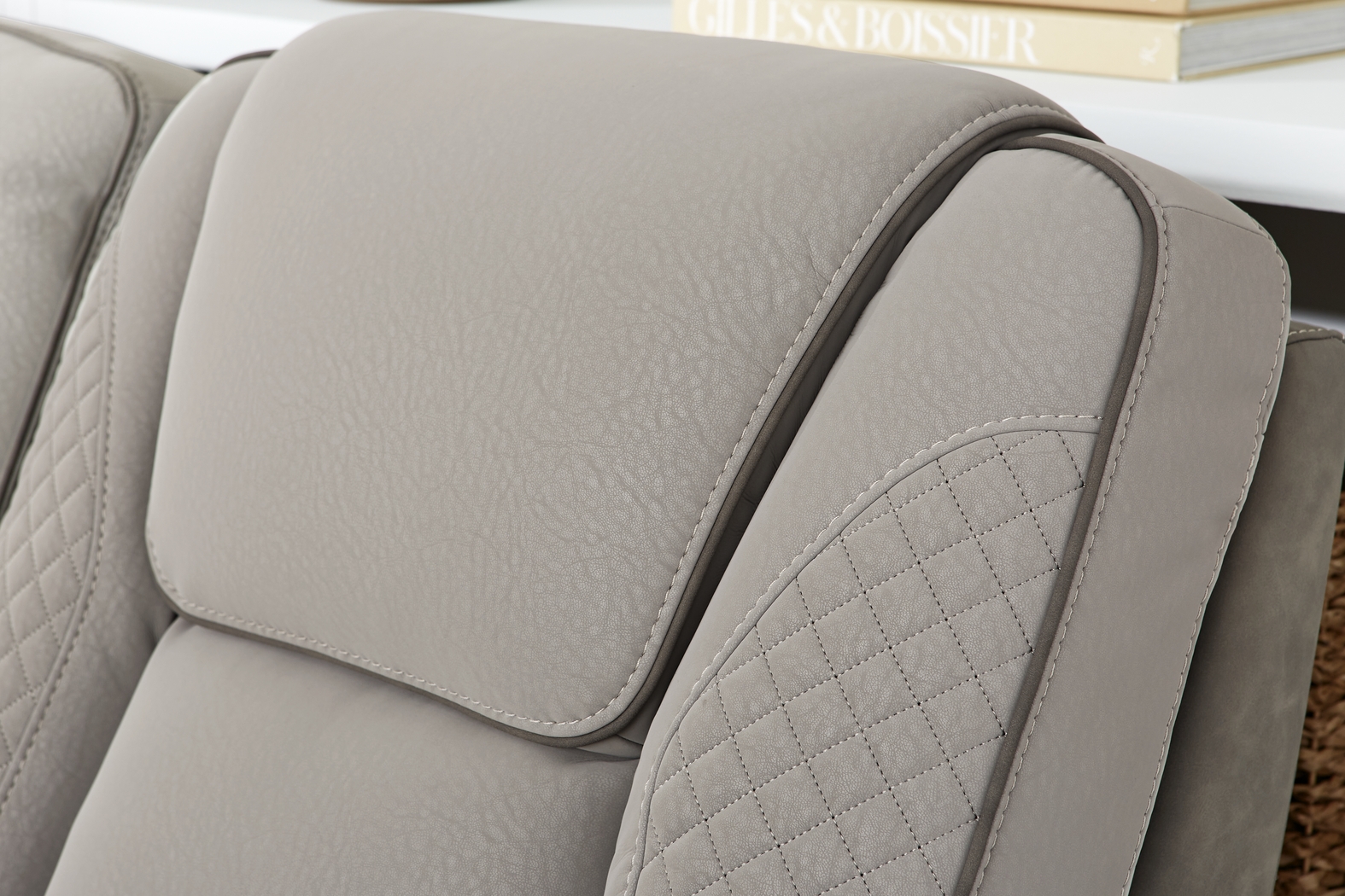 Donovan Park Gray 7 Pc Living Room with Dual Power Reclining Sofa - Thumbnail - Image 12