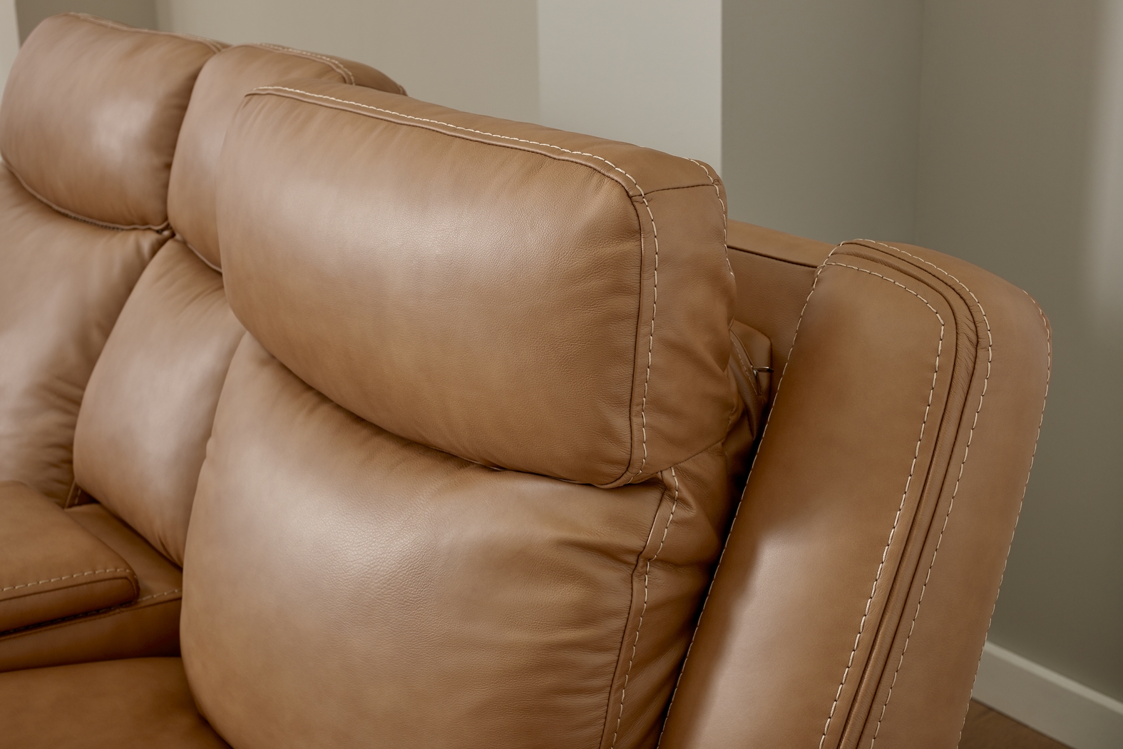 Davidson Caramel Leather 7 Pc Dual Power Reclining Living Room - Thumbnail - Image 18