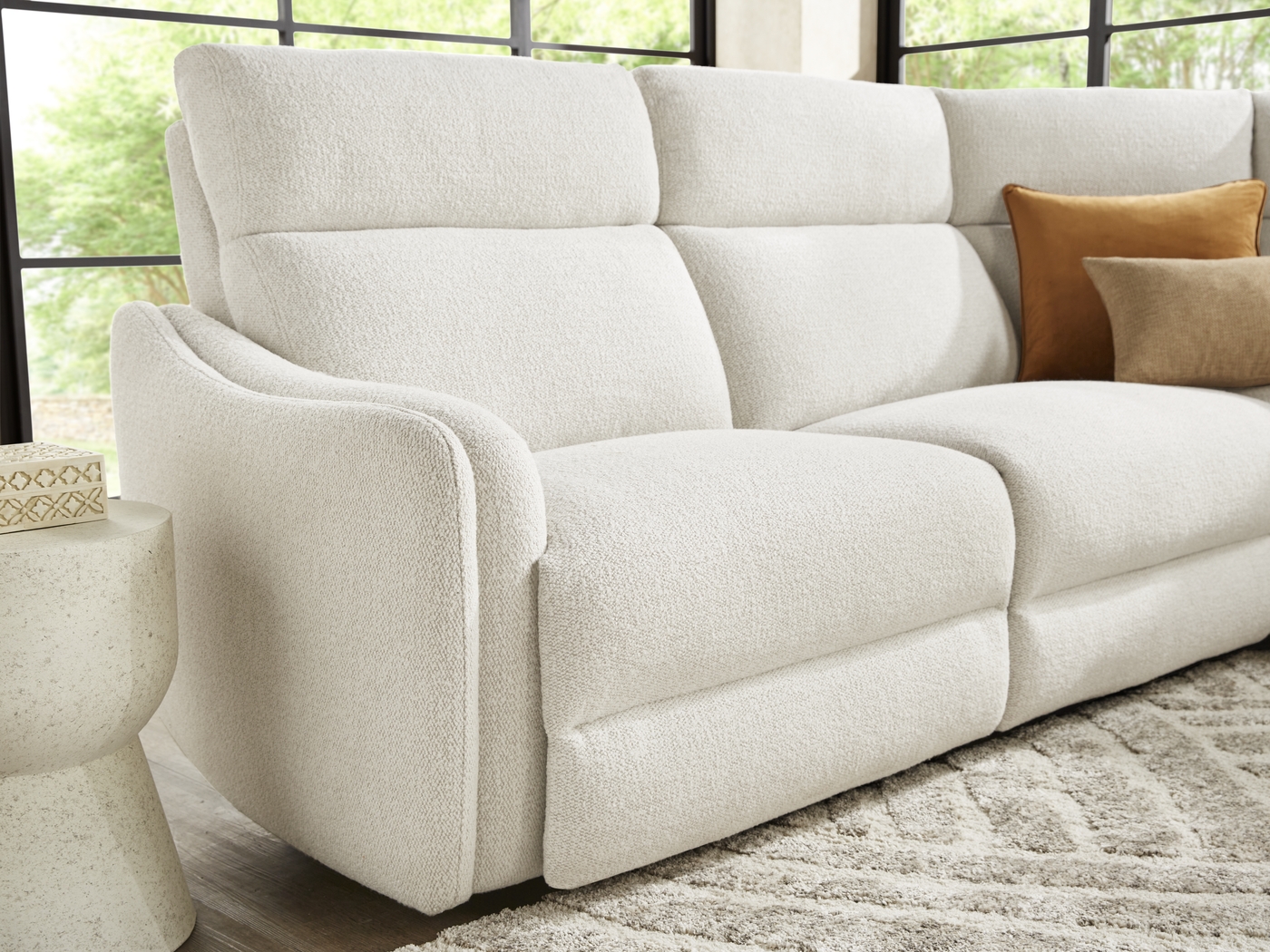 Yountville White 9 Pc Dual Power Reclining Sectional Living Room - Thumbnail - Image 8