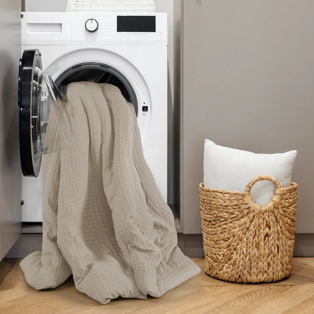 Drysdalea Beige King/California King 3 Pc Duvet Set - Thumbnail - Image 5