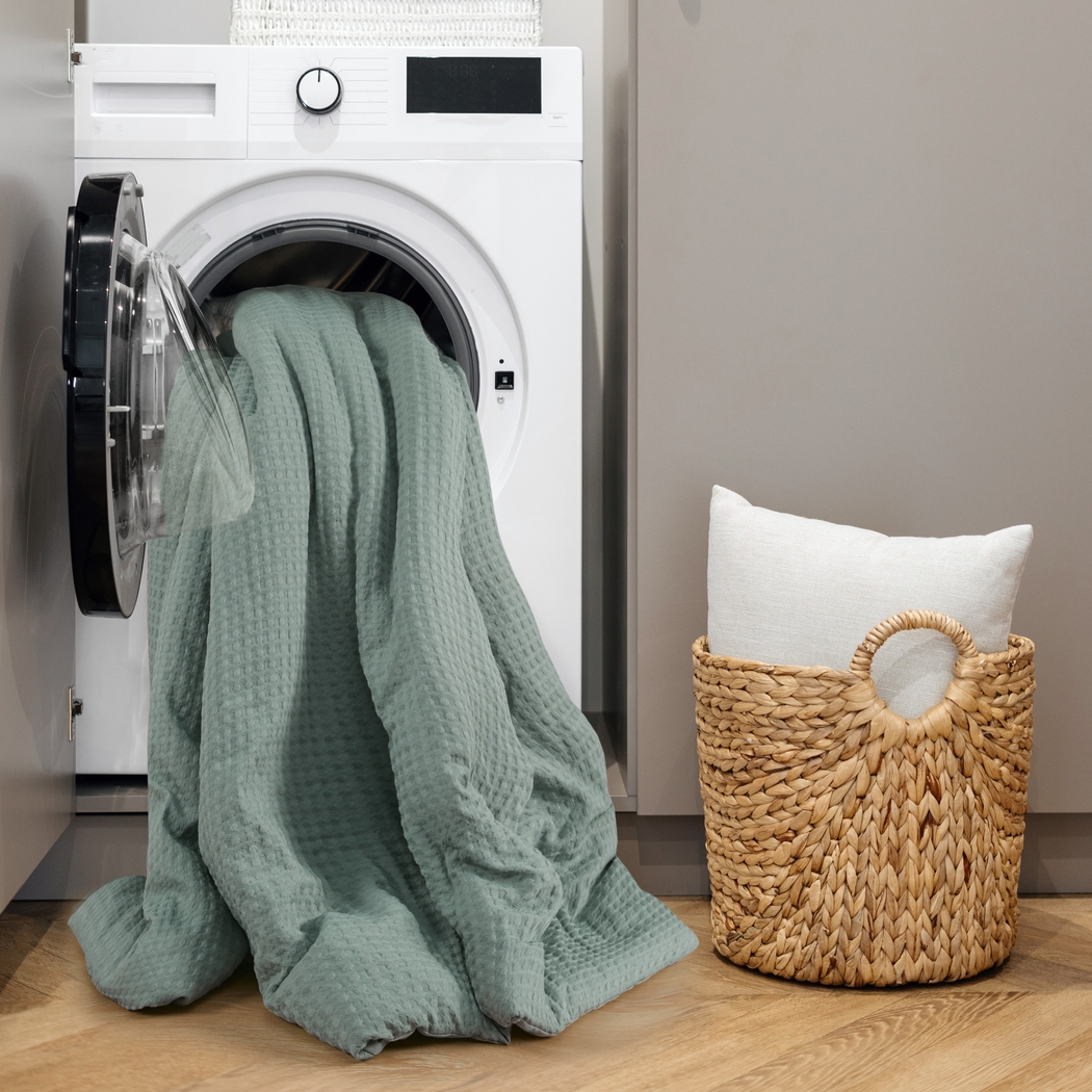 Drysdalea Green Full/Queen 3 Pc Duvet Set - Thumbnail - Image 6