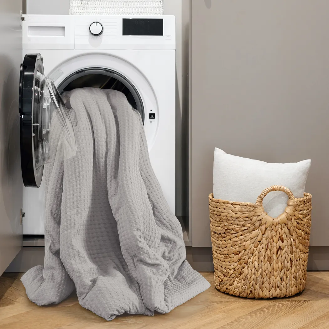 Drysdalea Light Gray King/California King 3 Pc Duvet Set - Thumbnail - Image 6