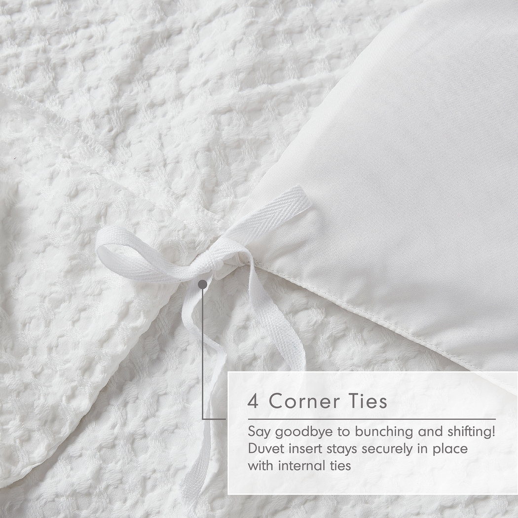 Drysdalea White Full/Queen 3 Pc Duvet Set - Thumbnail - Image 7