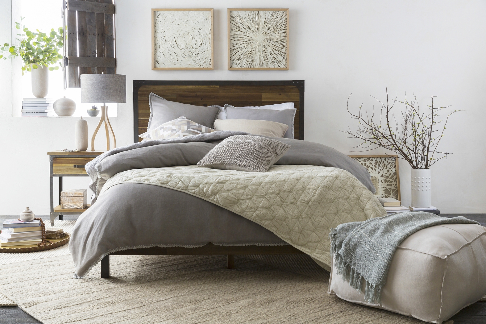 Earlie Gray Accent Pillow - Thumbnail - Image 3