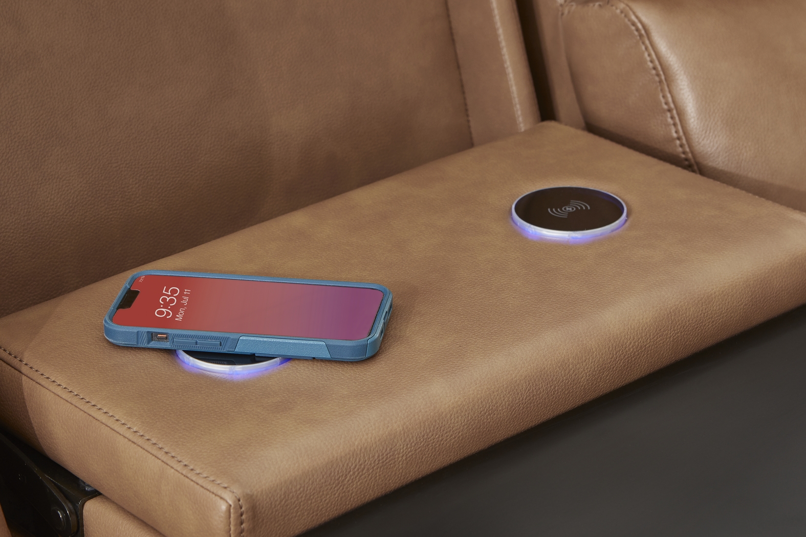 Eastmann Saddle Leather 8 Pc Triple Power Reclining Living Room with Air Massage - Thumbnail - Image 6