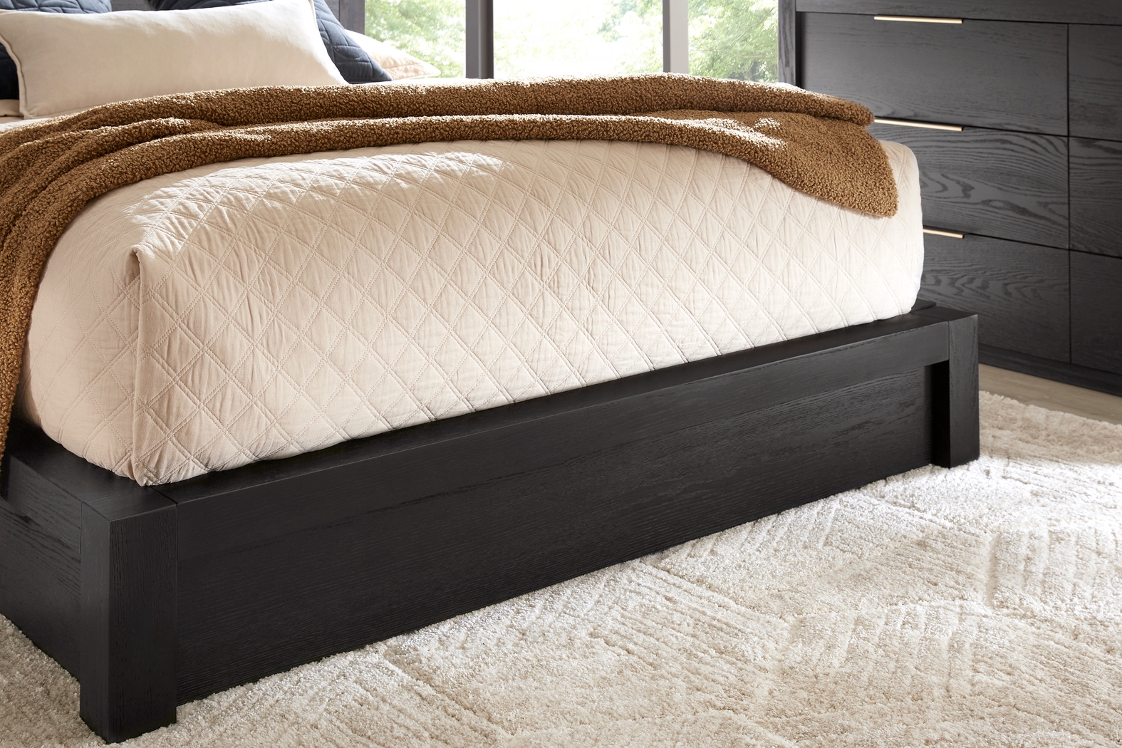 Easton Park Black 3 Pc Queen Panel Bed - Thumbnail - Image 4
