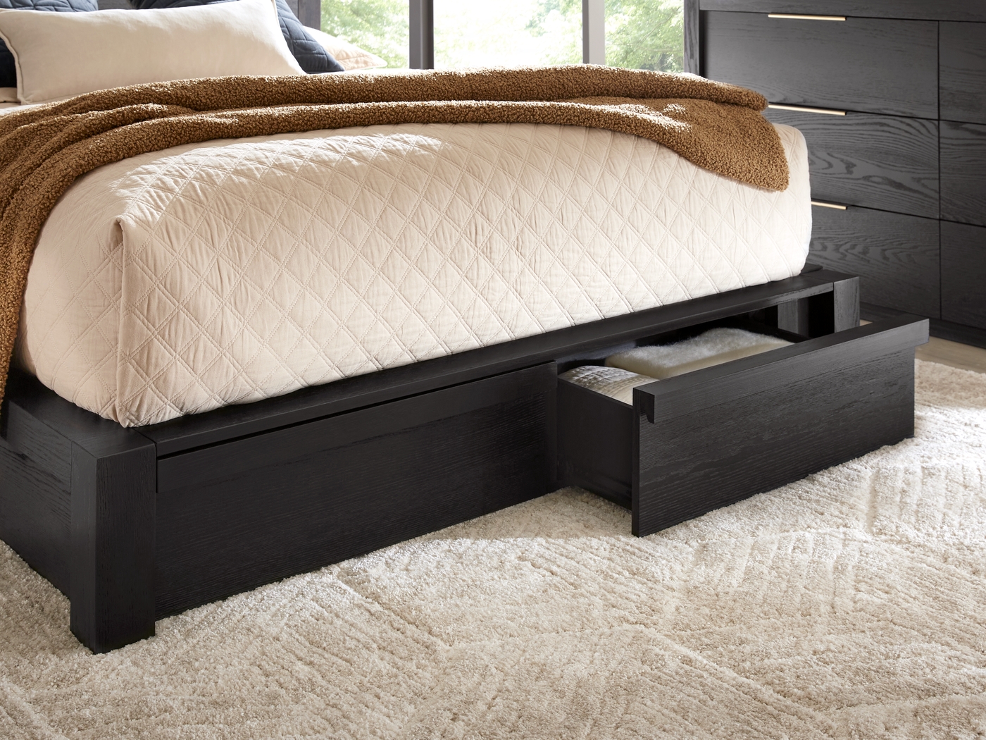 Easton Park Black 7 Pc Queen Storage Bedroom - Thumbnail - Image 6
