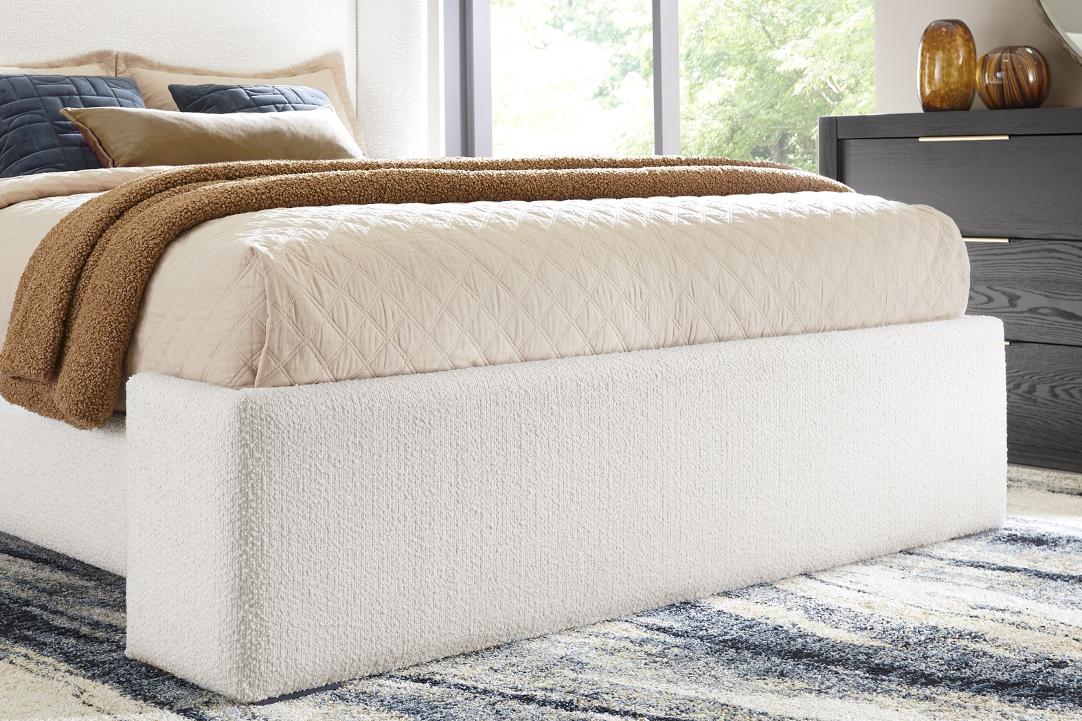 Easton Park White King Upholstered Bed - Thumbnail - Image 4