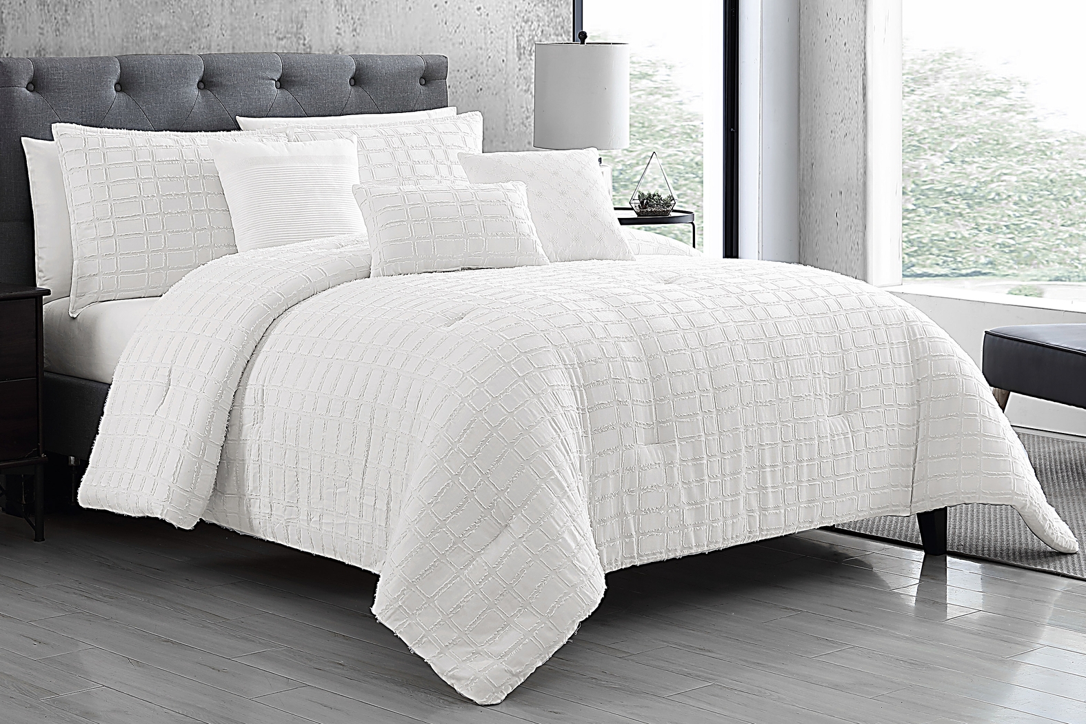 Edgenly White 6 Pc King Comforter Set - Thumbnail - Image 2