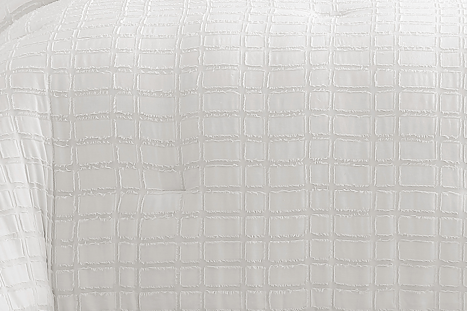 Edgenly White 6 Pc King Comforter Set - Thumbnail - Image 4