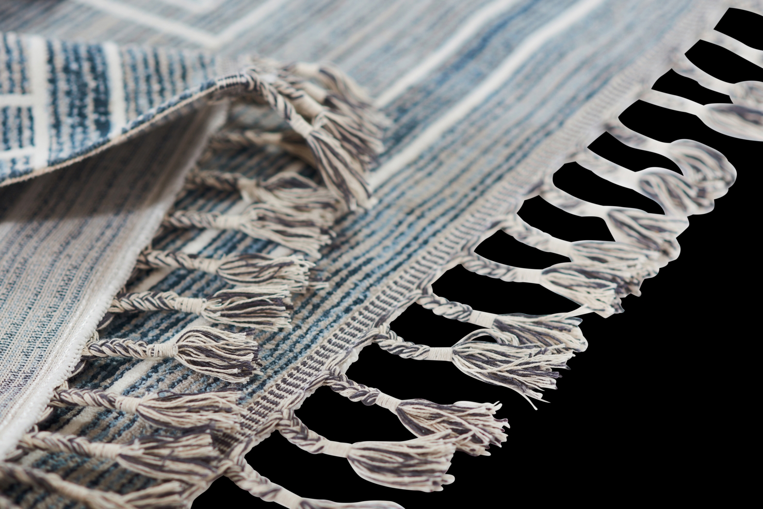 Edis Blue 5'3 x 7'6 Rug - Thumbnail - Image 6