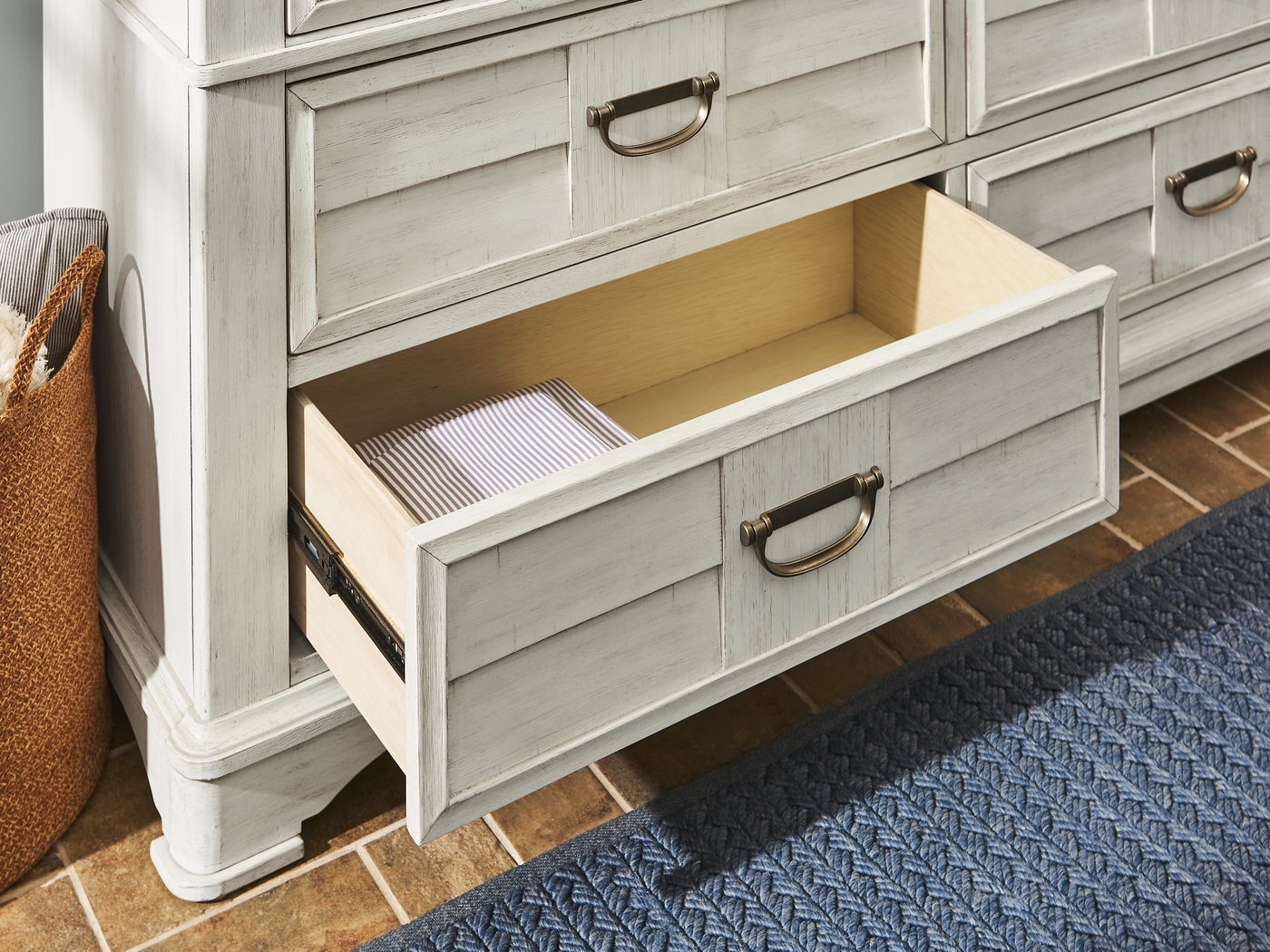 Edisto Bay White 5 Pc King Panel Bedroom - Thumbnail - Image 9