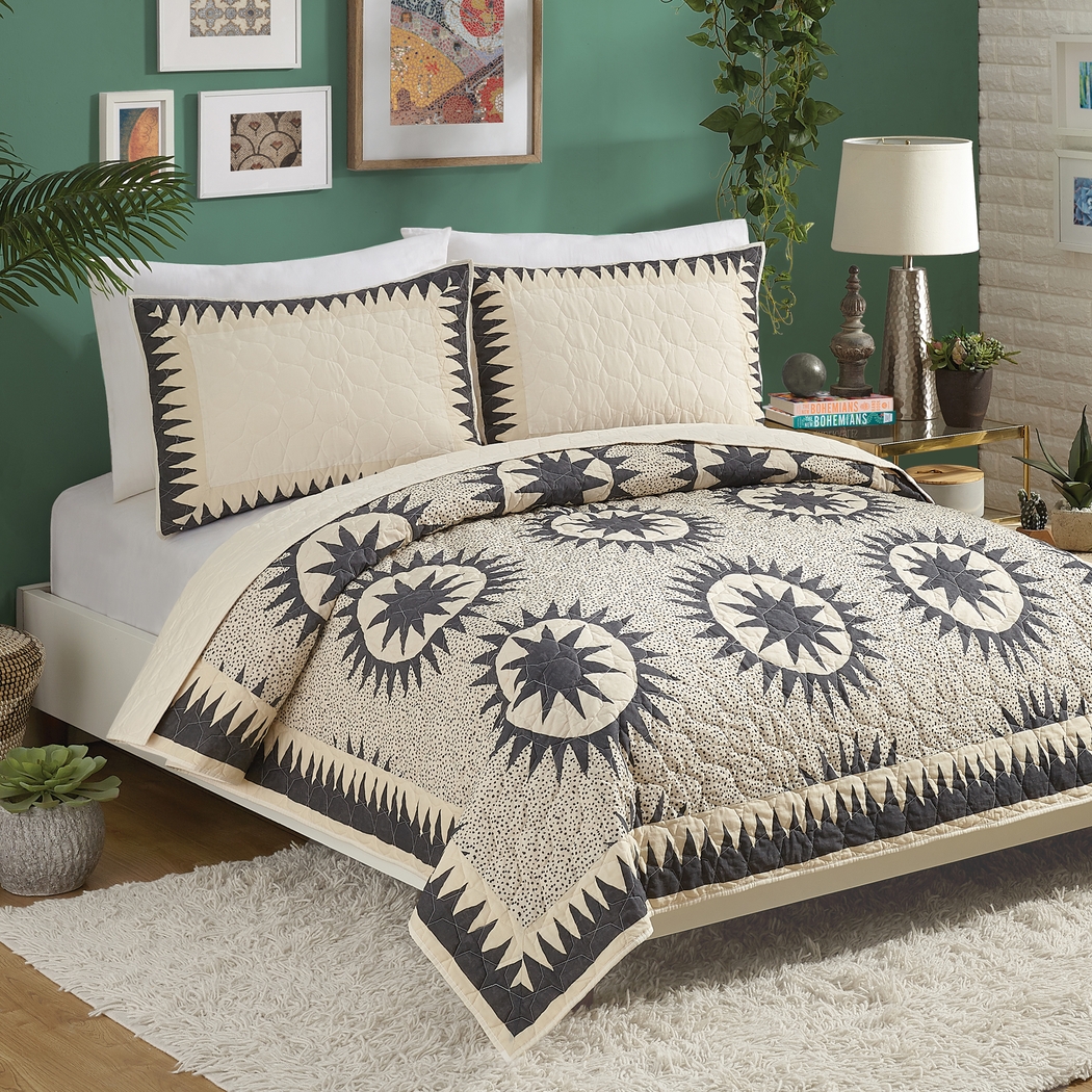 Edmarie Cream King 3 Pc Quilt Set - Thumbnail - Image 1