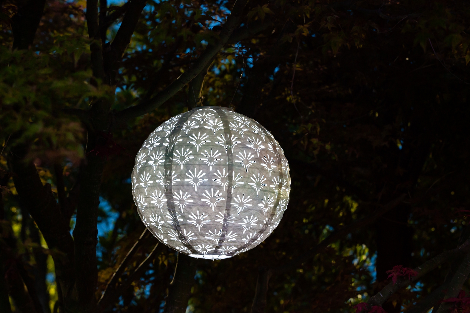 Eger Club Outdoor White Solar Lantern - Thumbnail - Image 13